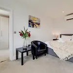 Fabulous Deluxe King Studio With Air-Conditioning